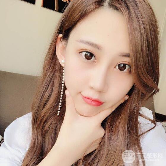 割雙眼皮兩個(gè)月是啥樣，妹子公開(kāi)恢復(fù)記錄