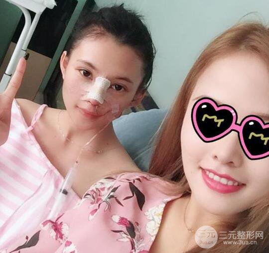 妹子做了隆鼻整形后竟變混血臉，來(lái)看看像baby還是娜扎