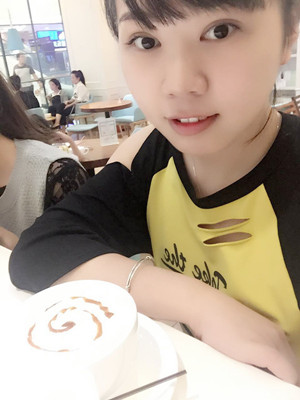 做了雙眼皮多項整形手術(shù)，大家來看看果如何