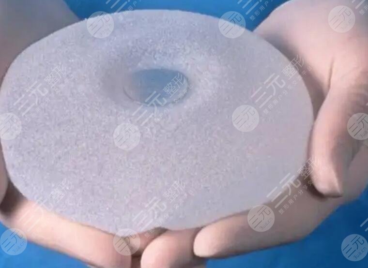曼托隆胸