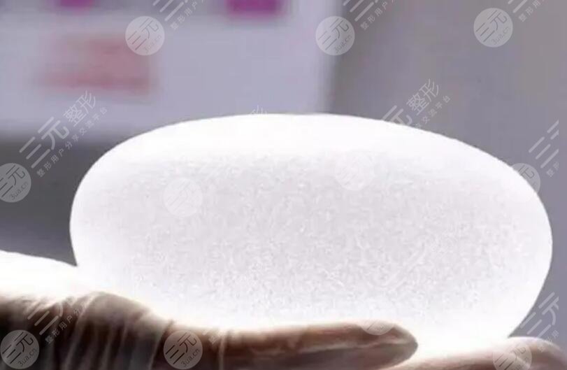 強生硅膠假體